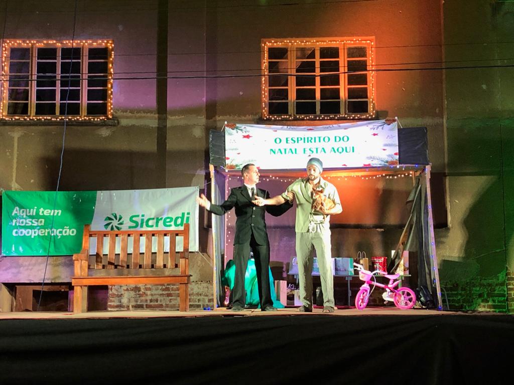 Apresentação da peça teatral “O Espírito do Natal está aqui” | Prefeitura  Municipal de Roca Sales