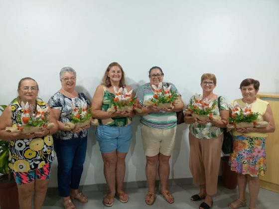 Oficina de artesanato fortalece saúde mental e gera renda em Roca Sales