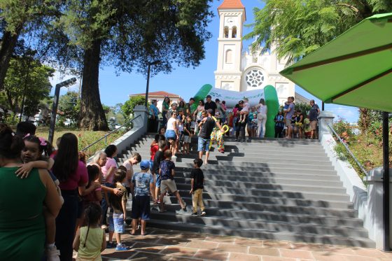 Inauguração da Praça da Matriz e evento de Páscoa reúnem comunidade em tarde especial em Roca Sales