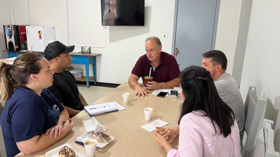 Prefeitura de Roca Sales recebe proposta de projeto voluntário da JBS