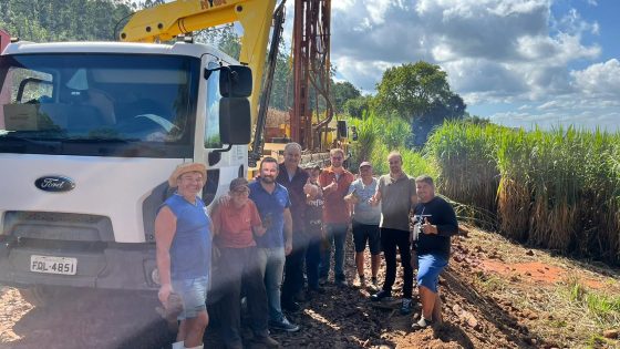 Roca Sales inicia perfuração de poço artesiano em Linha Parobé Alto, comunidade de São Valentim