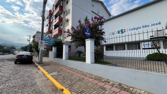 Prefeitura de Roca Sales instala nova sinalização de trânsito no entorno do Colégio São José